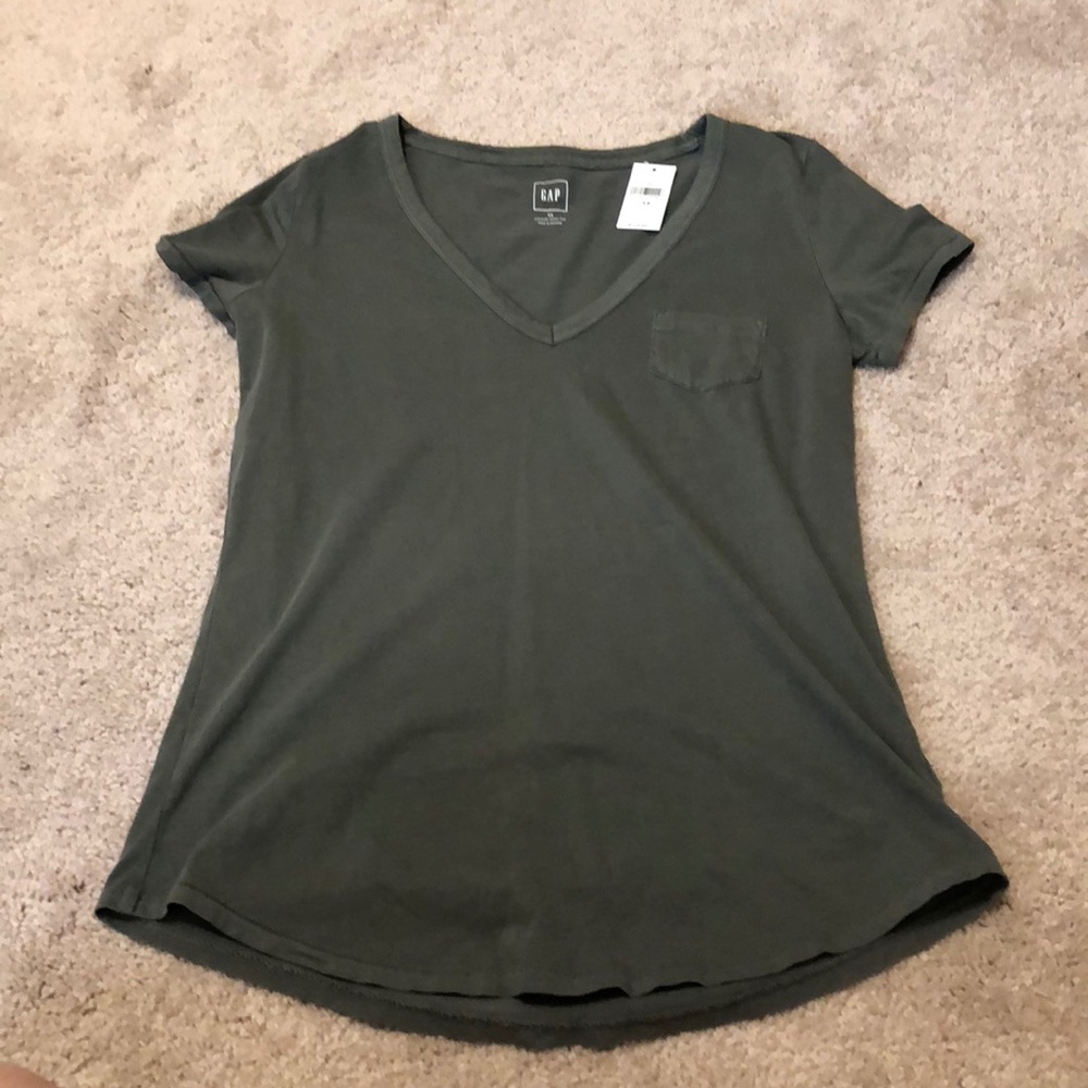 NWT olive green Gap TShirt!
